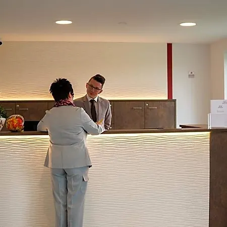 מלון Haas-hotel Am Turm