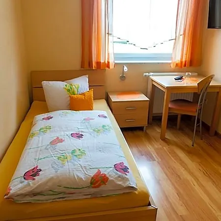 מלון Haas-hotel Am Turm